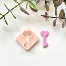 Load image into Gallery viewer, Heart Key