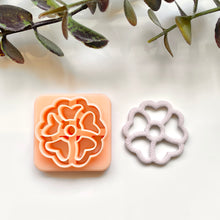 Load image into Gallery viewer, Heart Petal Flower Outline