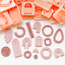 Load image into Gallery viewer, Big Circle Donut Twist Extruded Dupe