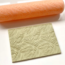Load image into Gallery viewer, Dense Leafy Texture Roller