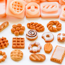 Load image into Gallery viewer, Flower Bread