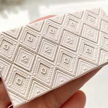 Load image into Gallery viewer, Patterned Diamond Texture Roller