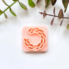 Load image into Gallery viewer, C-Shape Twist Extruded Dupe