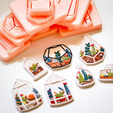 Load image into Gallery viewer, Terrarium Containers Bundle of 7