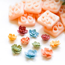 Load image into Gallery viewer, Petal Multi Cluster Cutters Bundle of 10