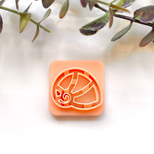 Load image into Gallery viewer, Spiral Shell Outline