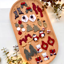 Load image into Gallery viewer, Ornament B Stud