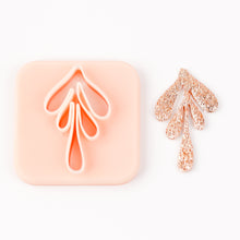 Load image into Gallery viewer, 5-Petal Droopy Charm Dupe