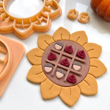 Load image into Gallery viewer, Sunflower TicTacToe Set