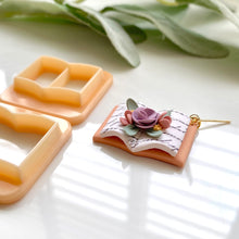 Load image into Gallery viewer, Open Book Stack