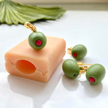 Load image into Gallery viewer, Olive Bead Roller