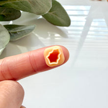 Load image into Gallery viewer, Holly Leaf (Micro)