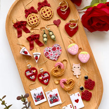 Load image into Gallery viewer, Valentine's 2026 Cutter Bundle of 14 (20 Items)