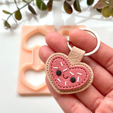 Load image into Gallery viewer, Heart Cookie Stitch Keychain Set
