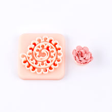 Load image into Gallery viewer, Round Petal Roller Cutter