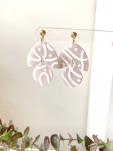 Load image into Gallery viewer, Translucent White Swirl Dangles
