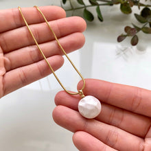 Load image into Gallery viewer, Faux Pearl Necklace
