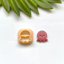 Load image into Gallery viewer, Smiley Octopus Stud
