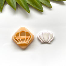 Load image into Gallery viewer, Chonky Shell Stud
