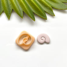 Load image into Gallery viewer, Spiral Shell B Stud
