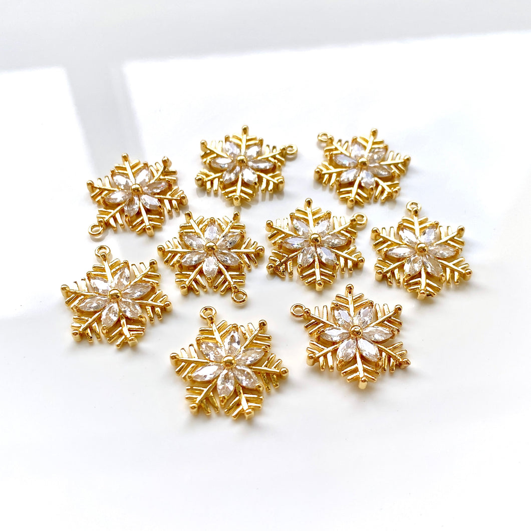 Detailed Snowflake Charm (10 pcs)