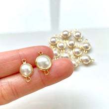 Load image into Gallery viewer, Pearl Gold Lined Connector (10 pcs)
