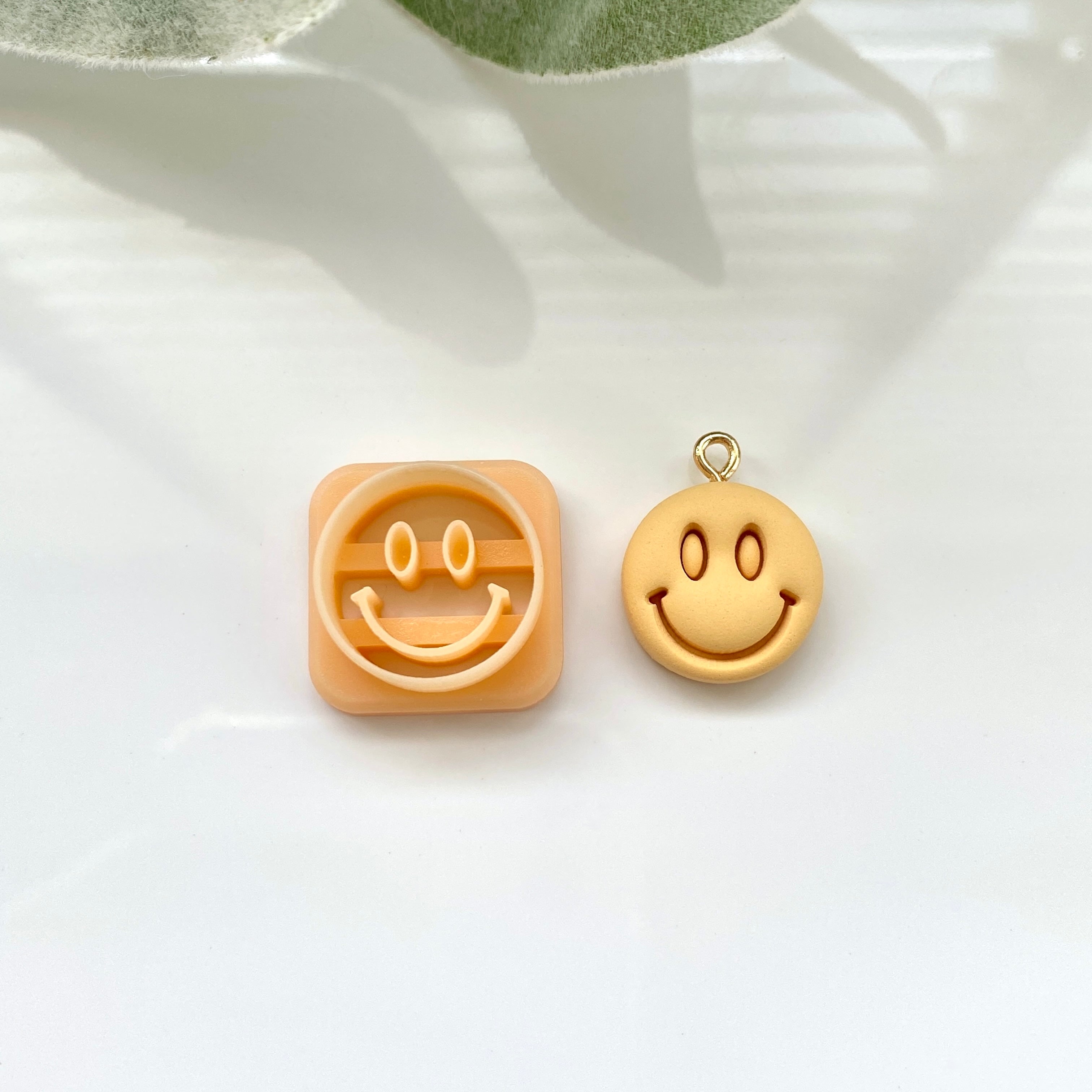 Smiley Charm Cutter – Cutterglobe