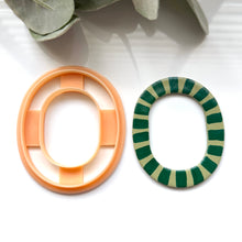 Load image into Gallery viewer, Oval Photo Frame

