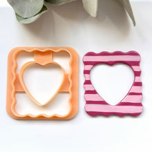 Load image into Gallery viewer, Wavy Heart Photo Frame
