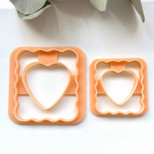 Load image into Gallery viewer, Wavy Heart Photo Frame

