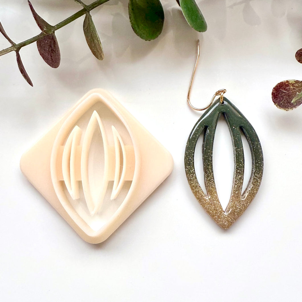 Pointy Oval Ornamental