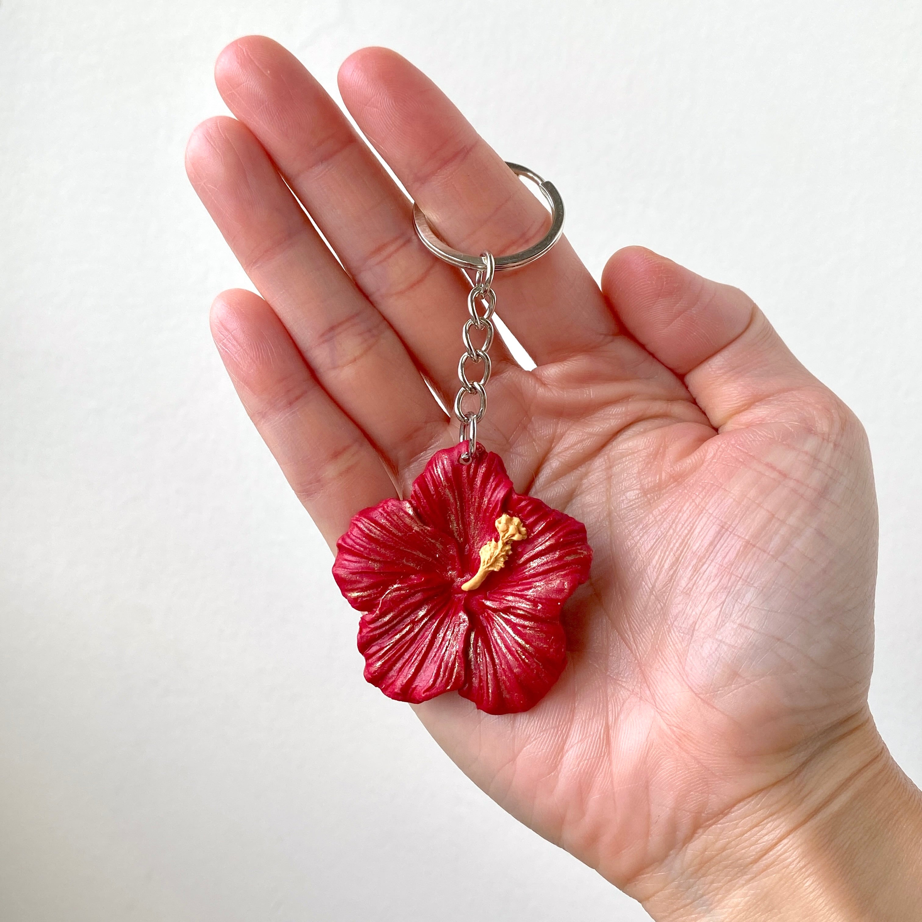 Gold Accent Hibiscus Keychain – Cutterglobe