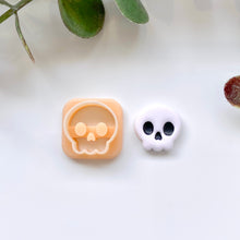 Load image into Gallery viewer, Skull B Stud
