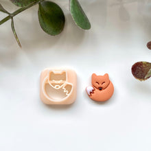 Load image into Gallery viewer, Curled Fox Stud
