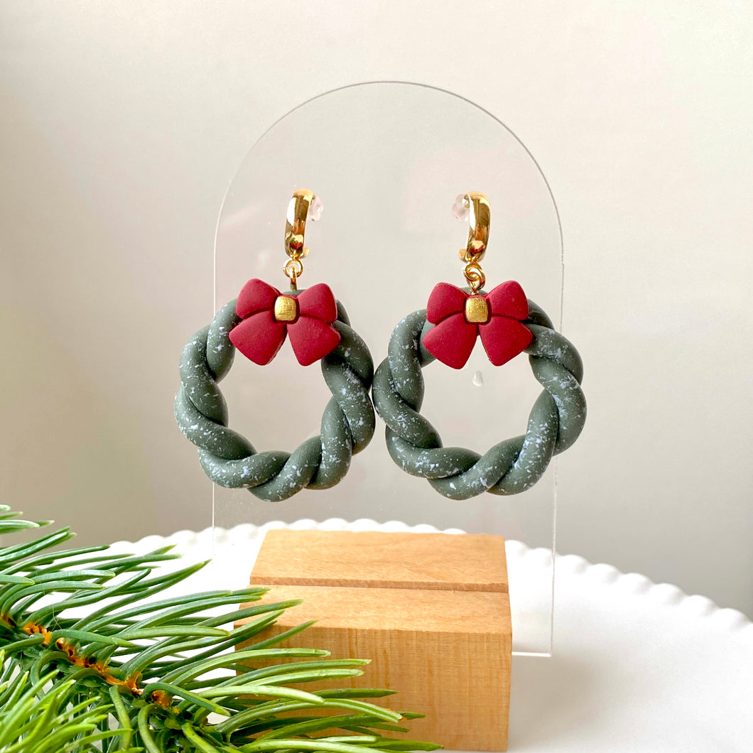 Twist Wreath Dangles