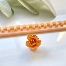 Load image into Gallery viewer, Big Organic Petal Blade
