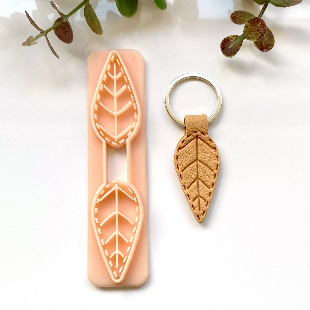 Dagger Leaf Stitch Keychain Set