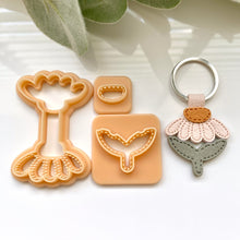 Load image into Gallery viewer, Half Daisy Stitch Keychain Set
