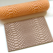 Load image into Gallery viewer, Snakeskin Texture Roller
