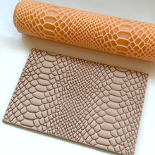Load image into Gallery viewer, Snakeskin Texture Roller
