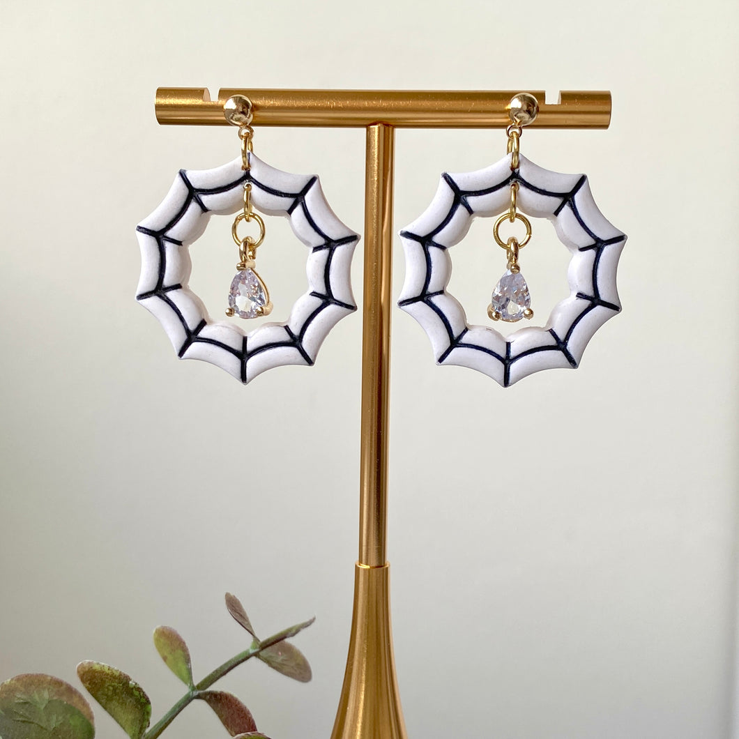 Hollow Spider Web Dangles