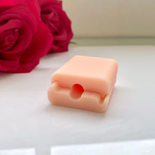 Load image into Gallery viewer, 3D Peas in a Pod
