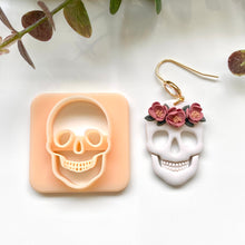Load image into Gallery viewer, Skull B
