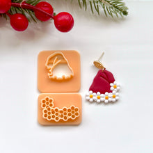 Load image into Gallery viewer, Flower Santa Hat
