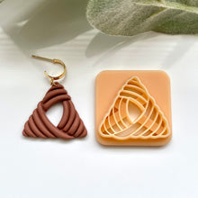 Load image into Gallery viewer, Triangle Wrapped Rattan
