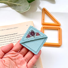 Load image into Gallery viewer, Basic Stitch Corner Bookmark
