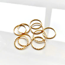 Load image into Gallery viewer, Textured Circle Bezel Connector (10 pcs) | More Sizes
