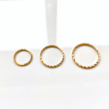 Load image into Gallery viewer, Textured Circle Bezel Connector (10 pcs) | More Sizes
