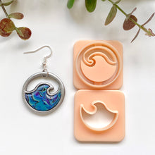 Load image into Gallery viewer, Circle Wave Abalone Shell Dupe
