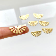 Load image into Gallery viewer, Sun Burst Semicircle Charm (10 pcs)
